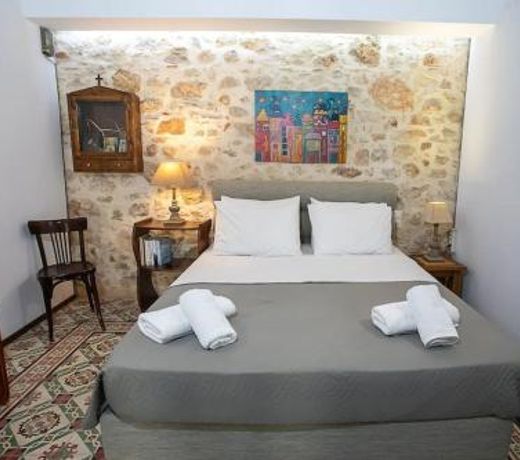 Malama's maisonette at the historic center