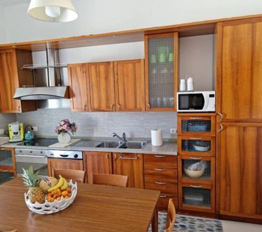 Appartamento con piscina nonna Enza