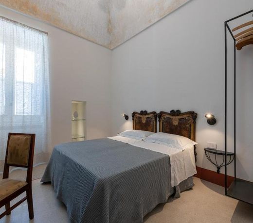Dimora Del Vescovo Guest House