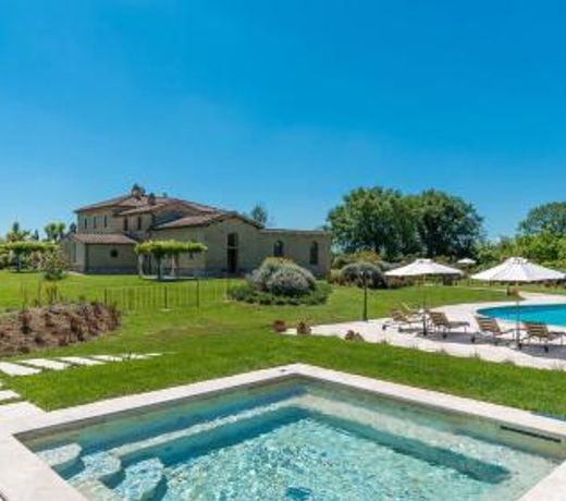 Villa Le Chiarne 22, Emma Villas