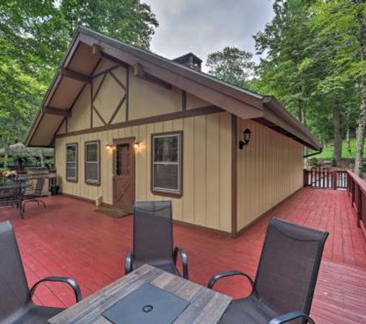 Pristine Cabin Less Than 2 Mi to Beech Mountain Resort!