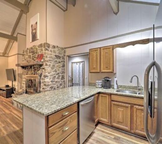 Pristine Cabin Less Than 2 Mi to Beech Mountain Resort!