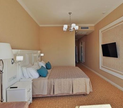 Dynasty Hotel