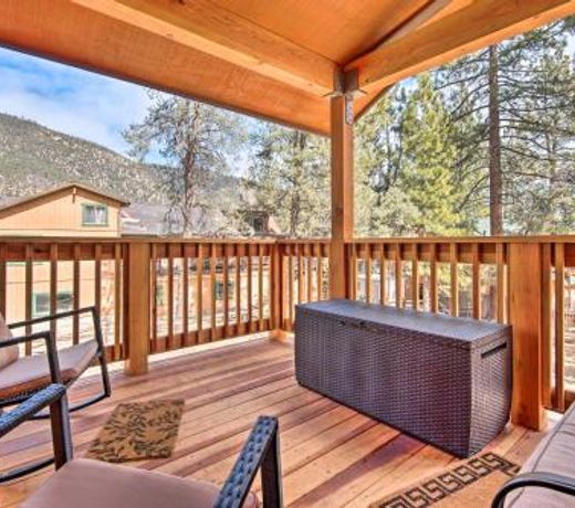 Pine Mtn Club Villa with Sauna, Deck and Views!