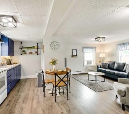 Chic and Central Apartment about 6 Mi to Sebec Lake