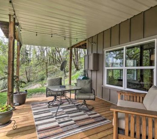 Lovely Garden-Level Apartment with Patio and Yard