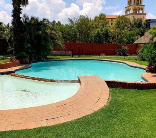Merry Monte Casino Lodge House in Fourways