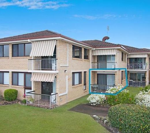 2/8 Banks Avenue - Easy walk to Tweed Heads Bowls club