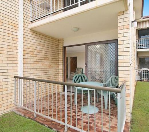 2/8 Banks Avenue - Easy walk to Tweed Heads Bowls club