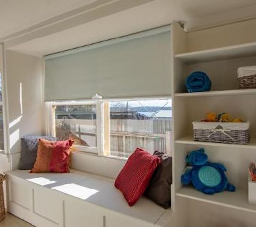 Dawns Sleeps 4 in 2 queens with 2 ensuites wifi in town.