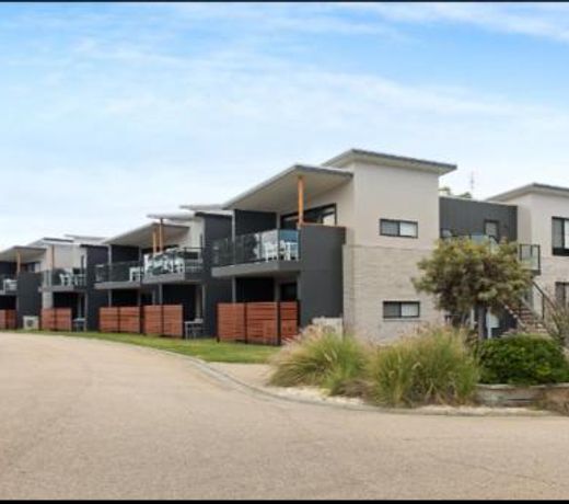 Captains Cove 1st Floor Spa Luxury Apartments - Free Netflix