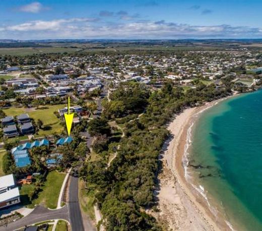 Beachy Haven at Sails close to the Beach