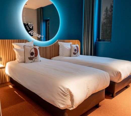 Mah Hotel