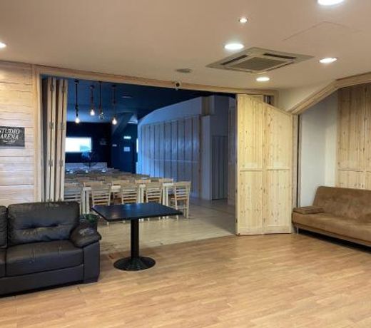 Studio Arena Hostel & Dorms