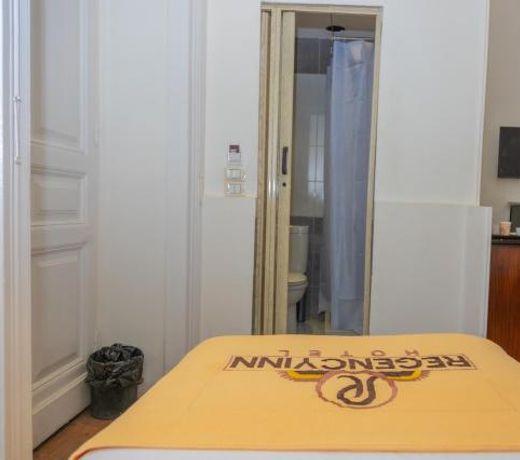 Regency inn