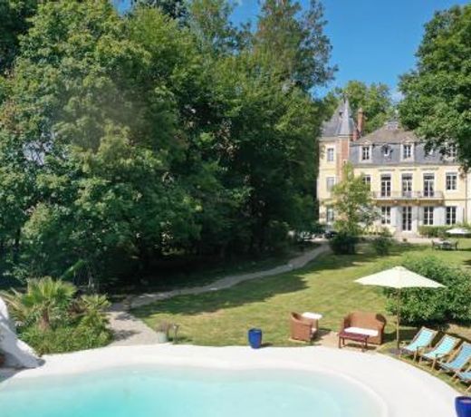 ChÃ¢teau de Corcelle - Chambres et table d'hÃ´tes