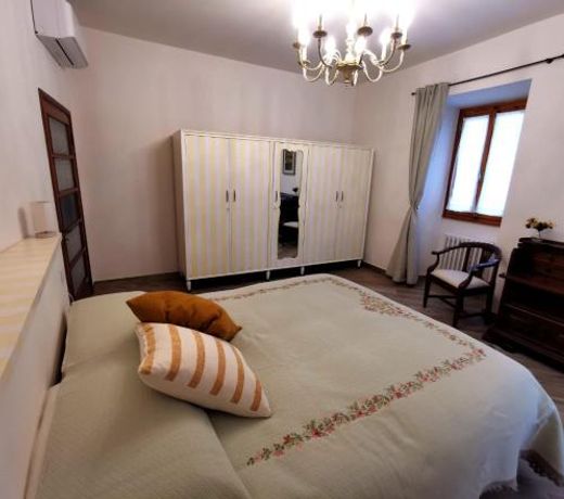 Casa Remo - dolce soggiorno nella Piazza di Greve