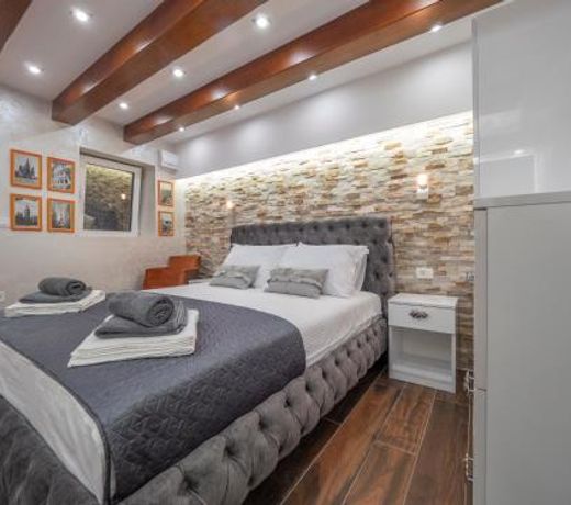 Luxury Boutique Studio