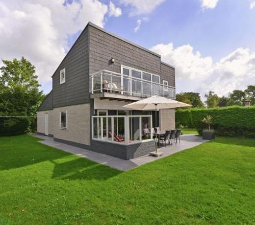 Modern bungalow with panoramic views across Veerse Meer lake