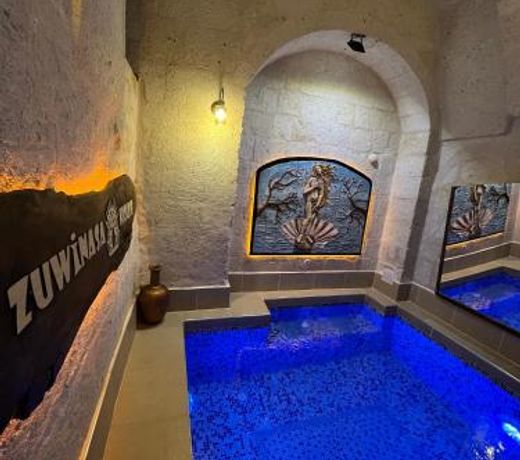 Zuwinasa House Hotel
