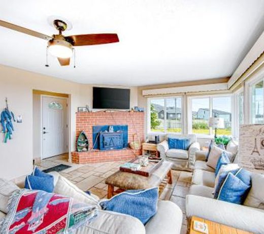 Cozy Carmet Cottage