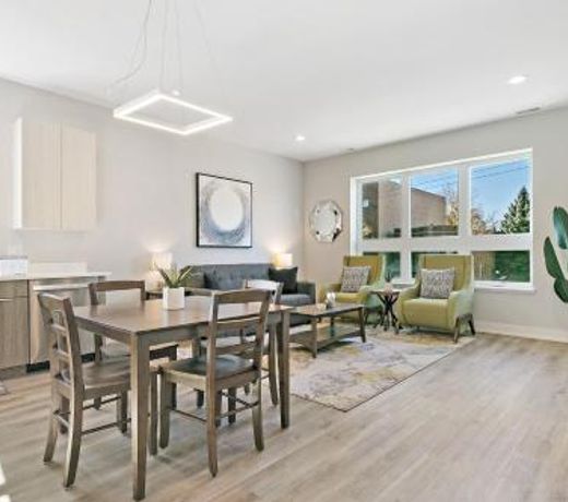 Brandnew Upscale 3BR, In-Unit Laundry, with Parking