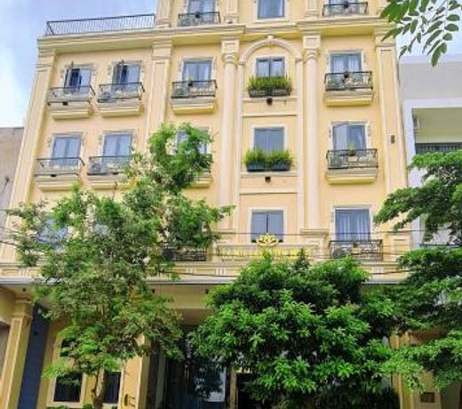 LA MIA Lakeview Hotel