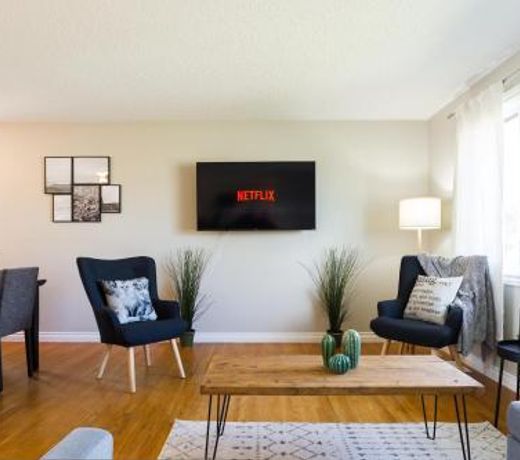 Spacious 6Bed 2bath Bungalow near WEM, w free parking & WiFi!