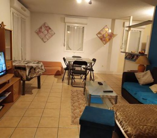 Carcassonne T3 residentiel rez de jardin piscine, wifi, tennis, fitness
