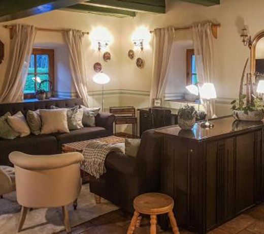 Awesome Home In Mrzsteg With Jacuzzi, Sauna And Wifi