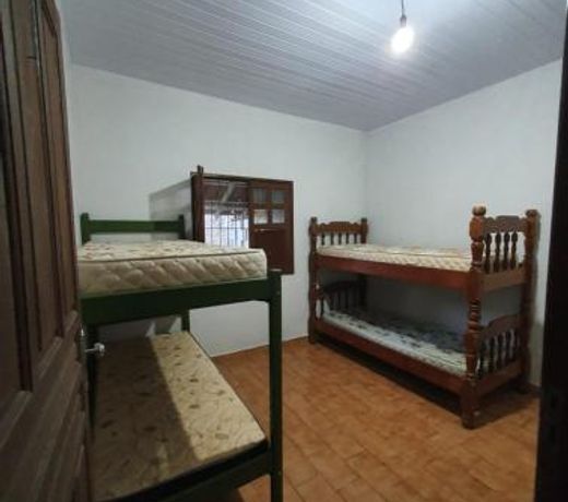 Temporada piscina infantil, wifi e churrasqueira