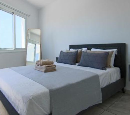 Phaedrus Living: Seaside Luxury Flat Lighthouse 74