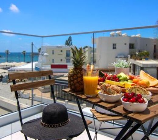 Phaedrus Living: Seaside Luxury Flat Lighthouse 74