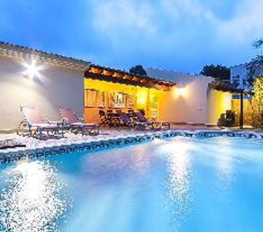 The Villa located in Cala Vinyes, has a private pool