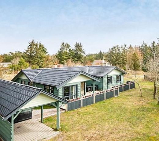 8 person holiday home in Hemmet