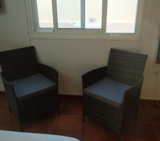 Ele House