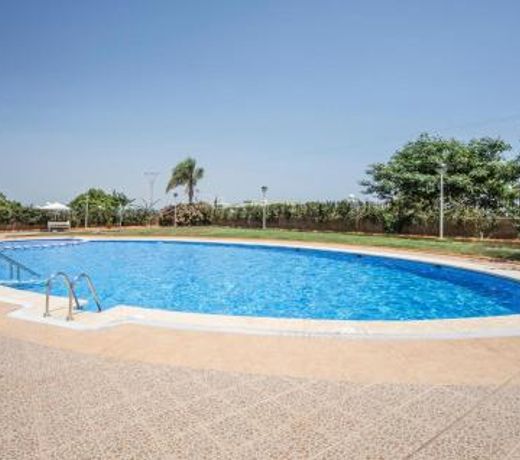 Beautiful apartment in Cabanes with 2 Bedrooms and Outdoor swimming pool