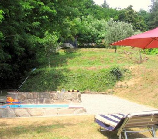 Authentic Tuscan country home situated between Pistoia and Lucca