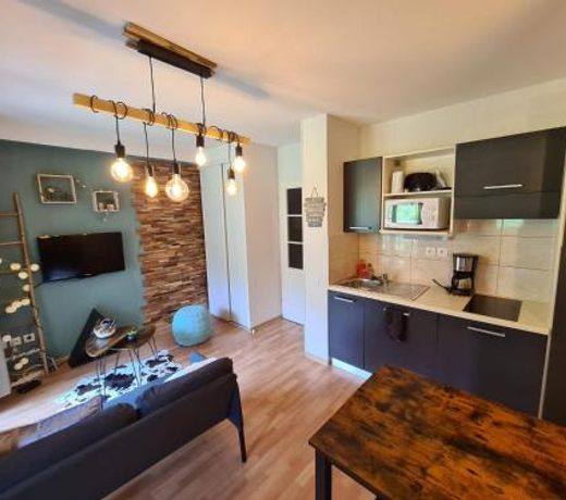 LES ORRES 1800 Appartement 4 p JACUZZI balnéo privé Vue piste piscine résidence