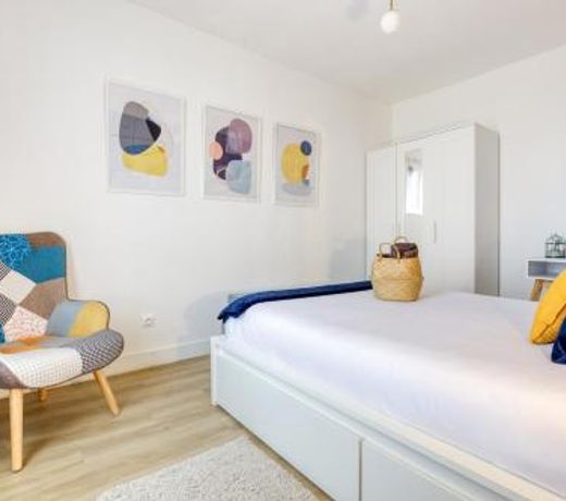 Bee Home Metro 7 + RER C + Easy Check-in + Parking