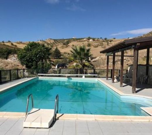 3 bedrooms villa with private pool jacuzzy and enclosed garden at Bivona