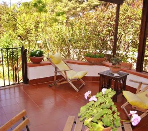2 bedrooms appartement at Palermo 800 m away from the beach with enclosed garden and wifi