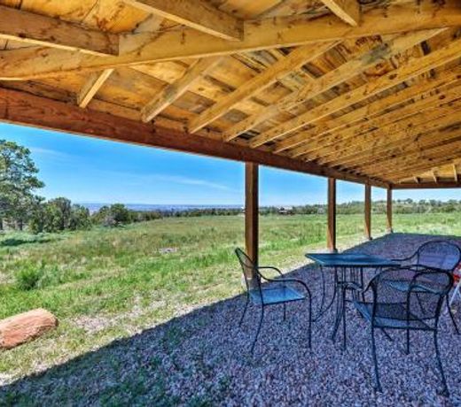 5-Acre Moab Studio with BBQ and Stunning Mtn Views