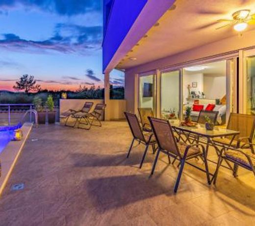Beautiful home in Pomer with Jacuzzi, Sauna and Outdoor swimming pool