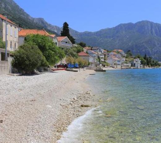 Apartments by the sea Brist, Makarska - 18859