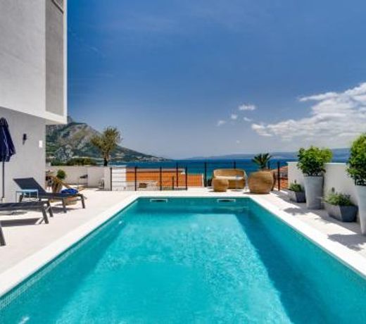Brand new! Seaview villa Mila with 4 en-suite bedrooms, private pool, Finnish sauna, Treadmill, sandy beach 250m