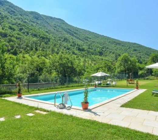Amazing home in Cagli with 4 Bedrooms, Internet and Private swimming pool