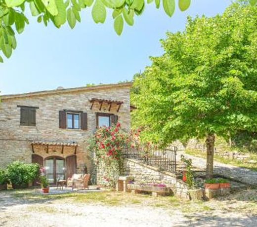 Amazing home in Cagli with 4 Bedrooms, Internet and Private swimming pool