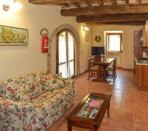 Amazing home in Cagli with 4 Bedrooms, Internet and Private swimming pool