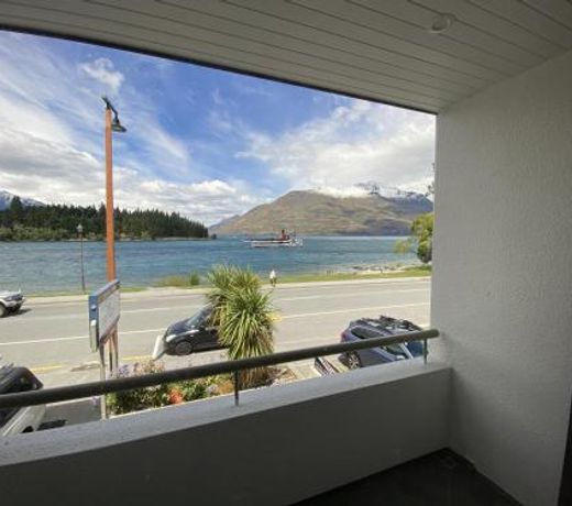 Queenstown House Lakeside